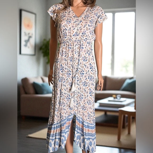 Japna Dresses & Skirts - Japna Floral Paisley Maxi Dress. 100% Rayon. Size Small